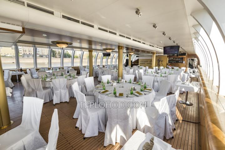  Теплоход “Яхта Рэдиссон”