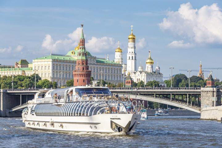  Теплоход “Яхта Рэдиссон”