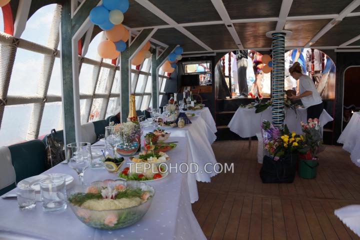 Теплоход “Джон Сильвер”